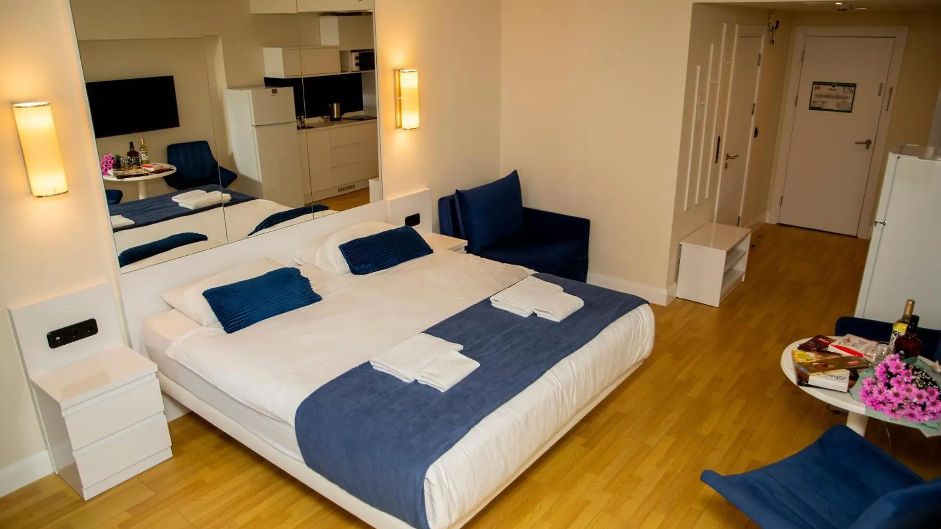 Hotel Beautiful Apartments Near The Sea - Orbi City N8 Batumi