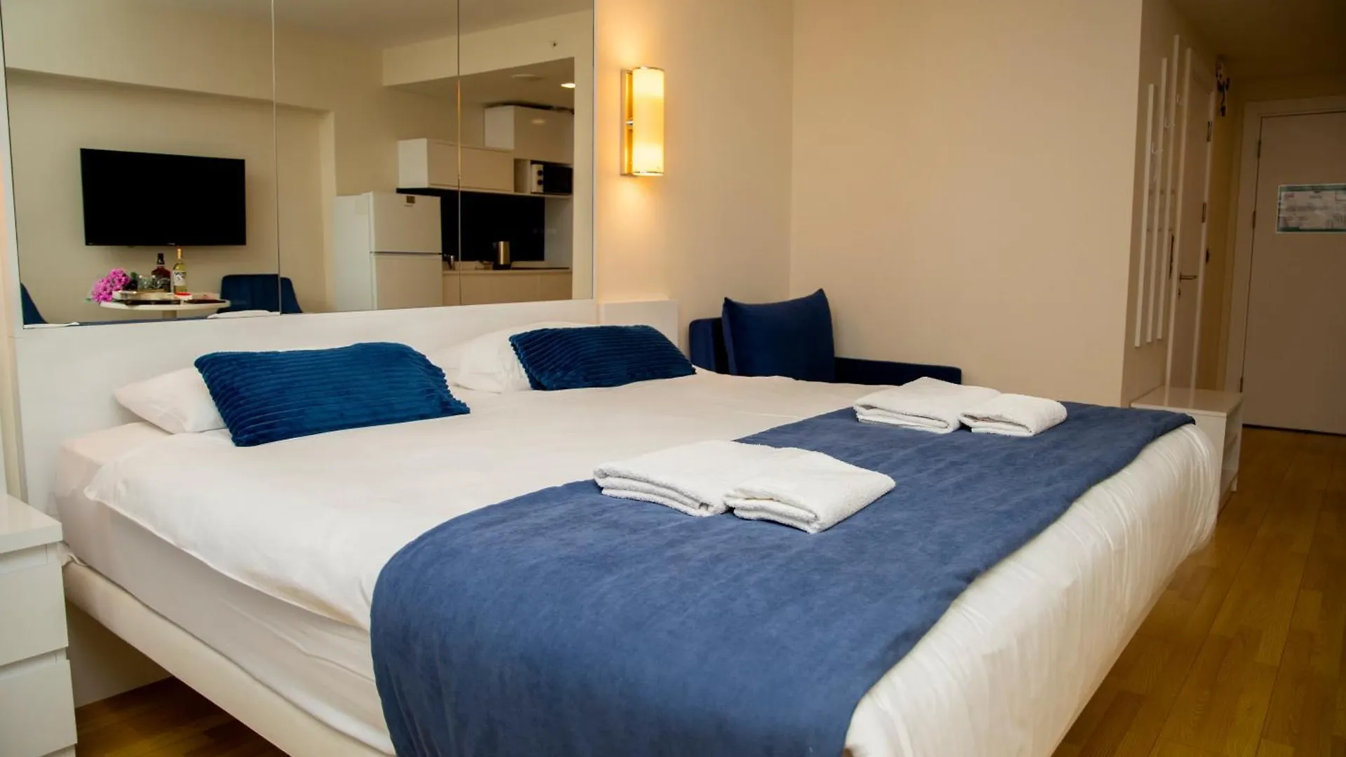 Beautiful Apartments Near The Sea - Orbi City N8 Batumi Hotel